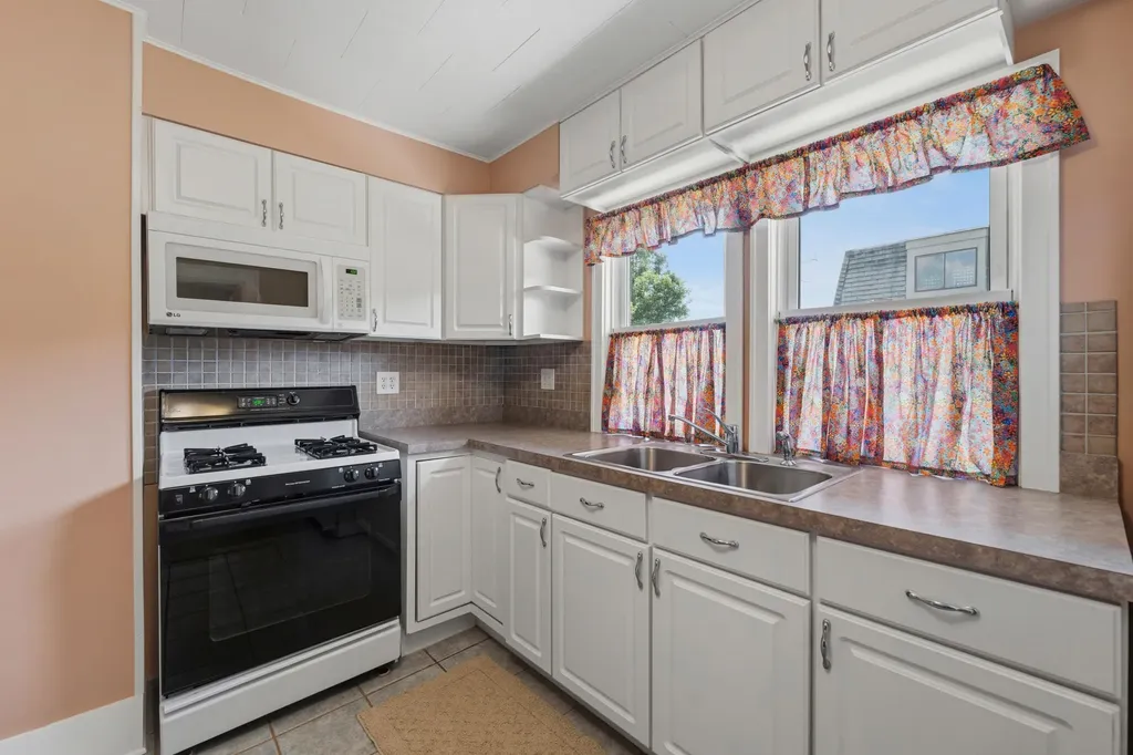 318 Whitcomb Street Kalamazoo City MI 49001