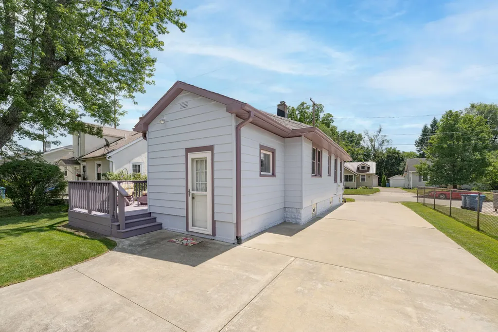 318 Whitcomb Street Kalamazoo City MI 49001