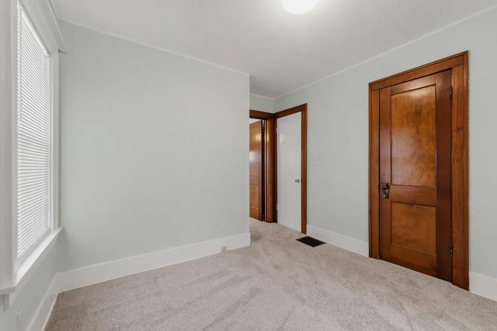 318 Whitcomb Street Kalamazoo City MI 49001