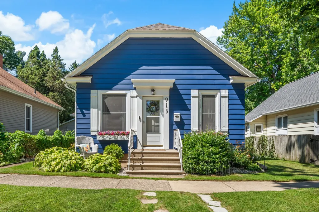 913 Wolcott Avenue St. Joseph City MI 49085