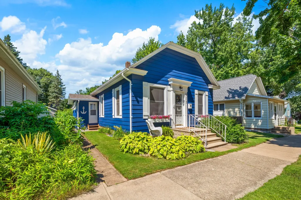 913 Wolcott Avenue St. Joseph City MI 49085