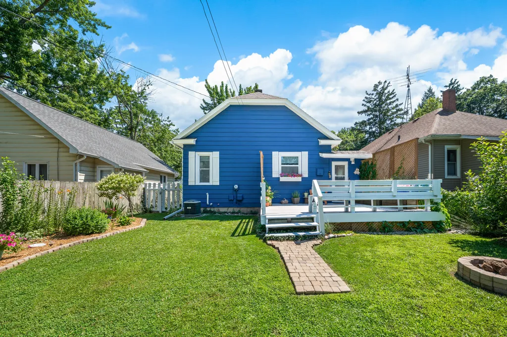 913 Wolcott Avenue St. Joseph City MI 49085