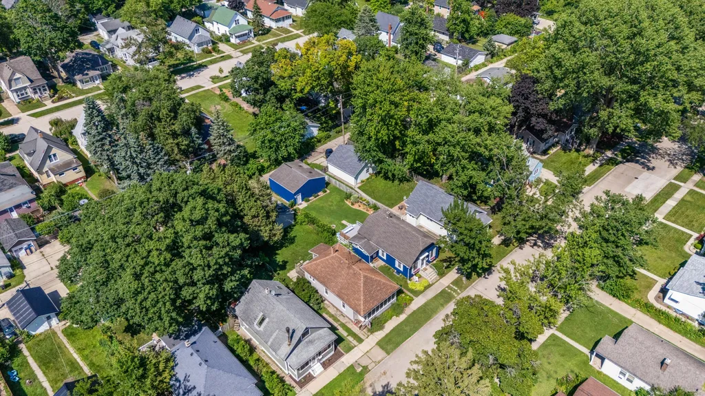 913 Wolcott Avenue St. Joseph City MI 49085