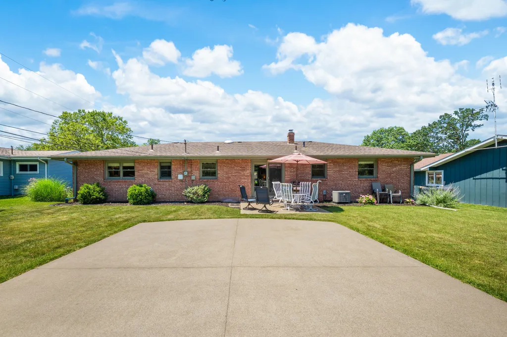 2807 Sunnydale Drive St. Joseph City MI 49085