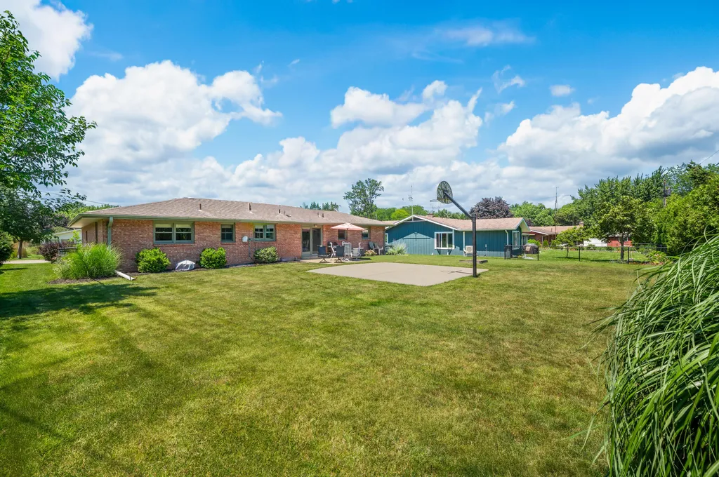 2807 Sunnydale Drive St. Joseph City MI 49085