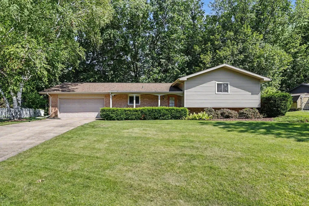 3051 Bluffwood Place St. Joseph Charter Township MI 49085
