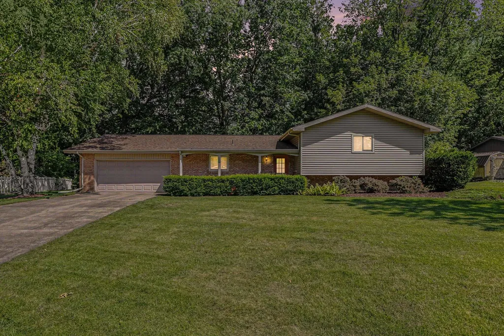 3051 Bluffwood Place St. Joseph Charter Township MI 49085