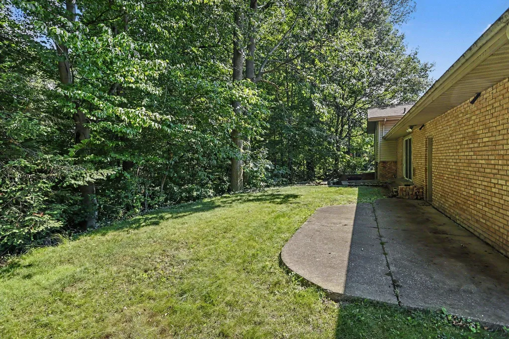 3051 Bluffwood Place St. Joseph Charter Township MI 49085