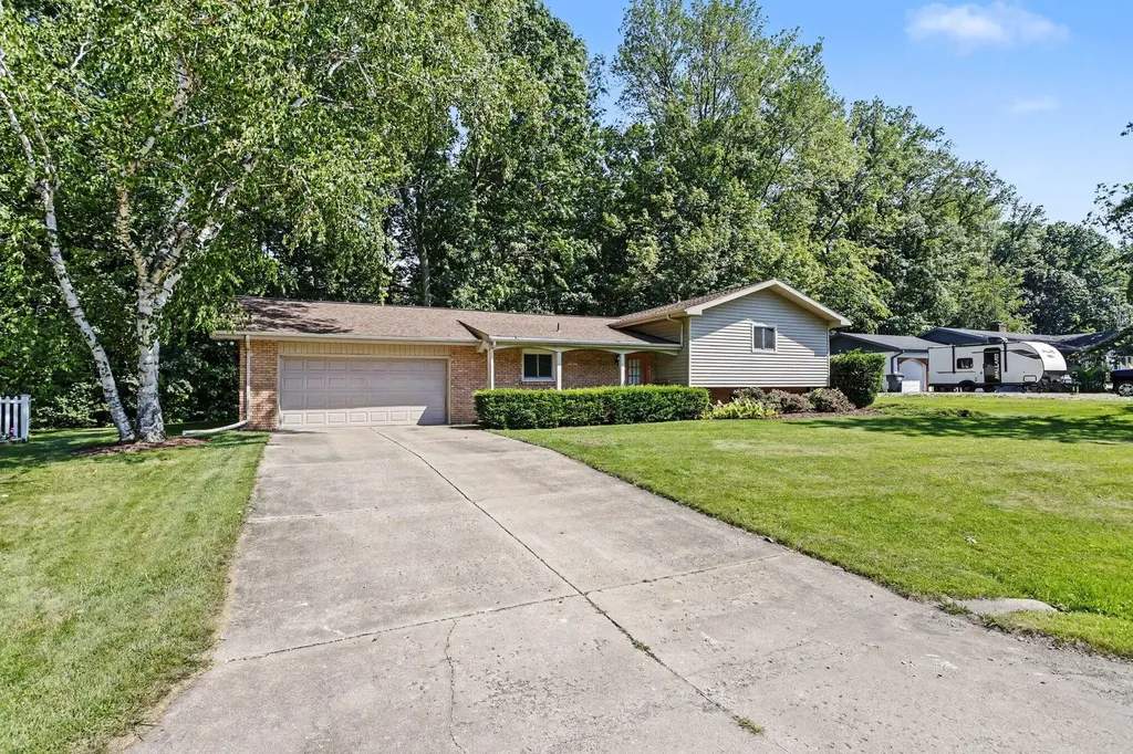 3051 Bluffwood Place St. Joseph Charter Township MI 49085