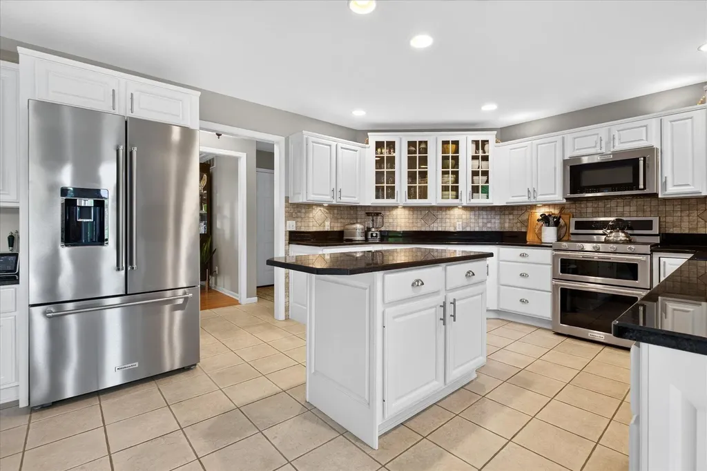 1411 Old Farm Lane Lincoln Charter Township MI 49085