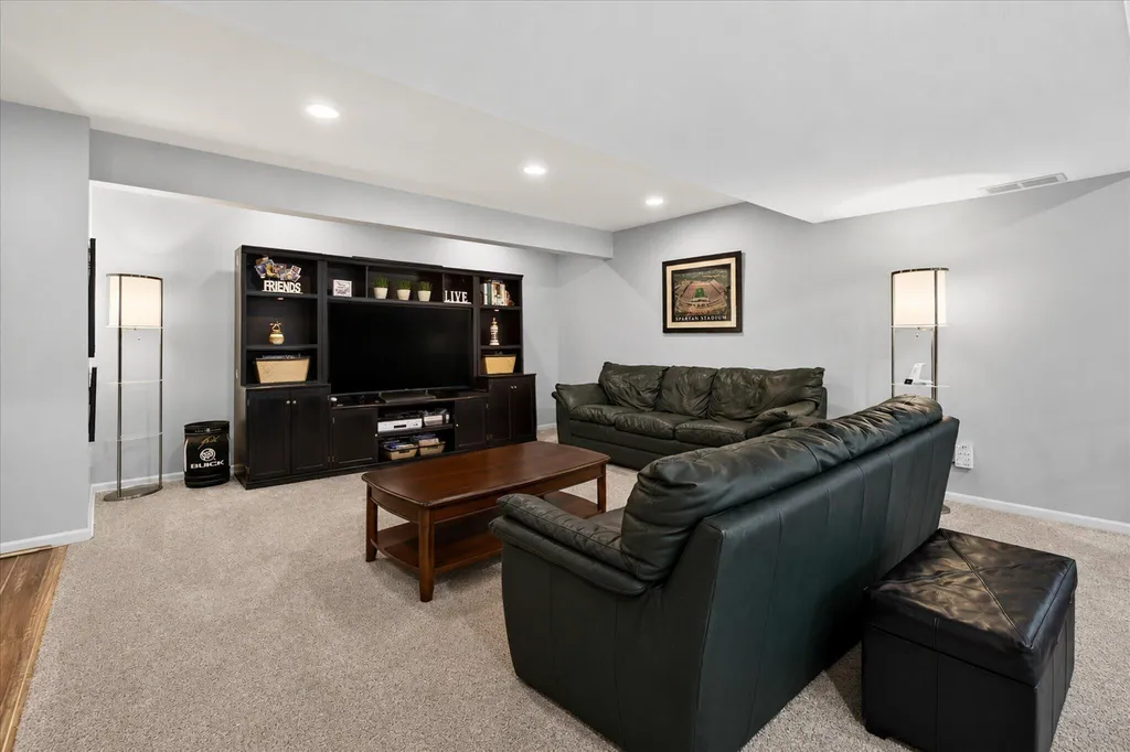 1411 Old Farm Lane Lincoln Charter Township MI 49085