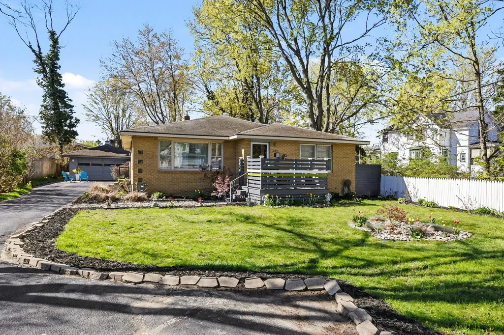 342 E Napier Avenue Benton Charter Township MI 49022