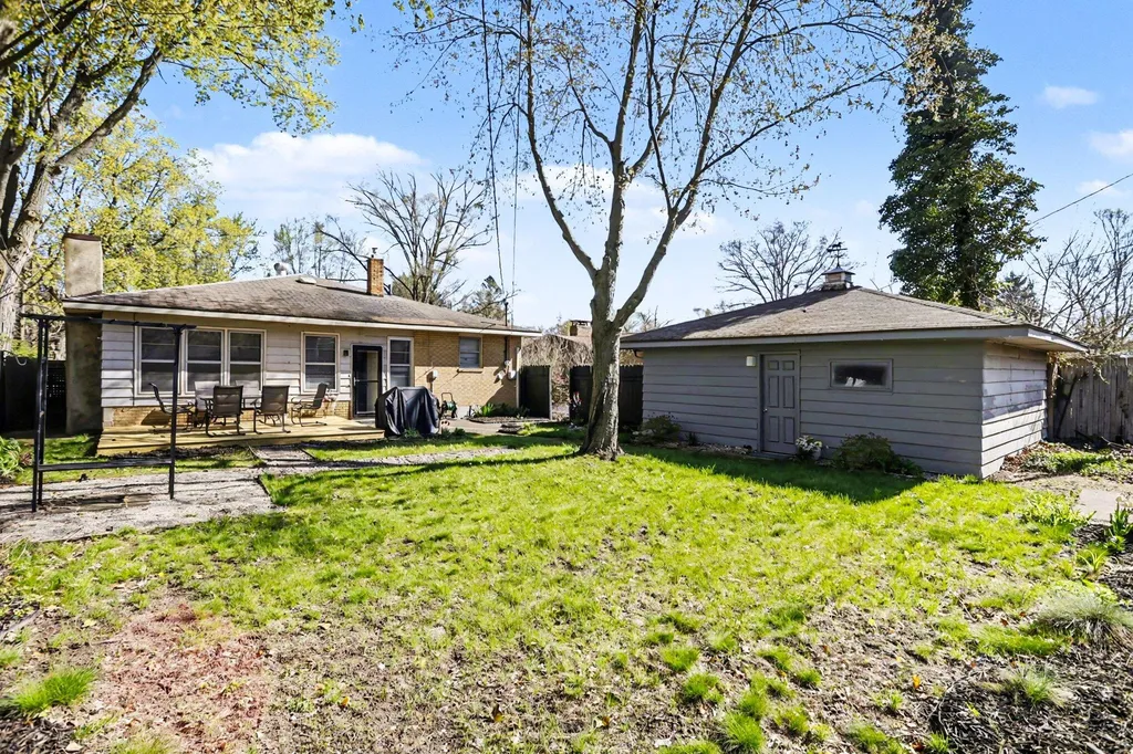 342 E Napier Avenue Benton Charter Township MI 49022