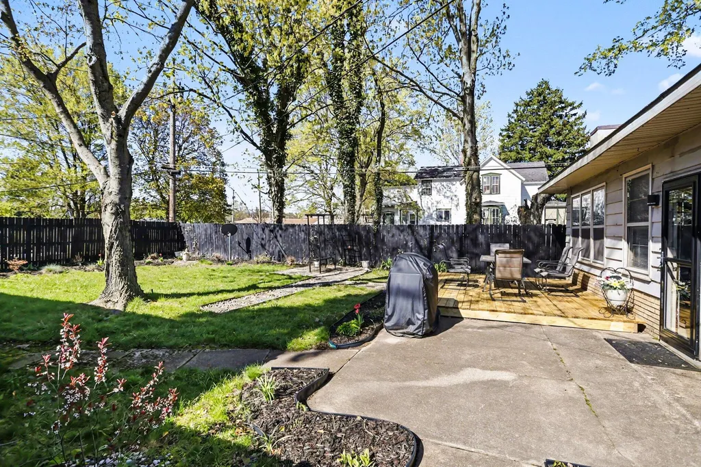 342 E Napier Avenue Benton Charter Township MI 49022