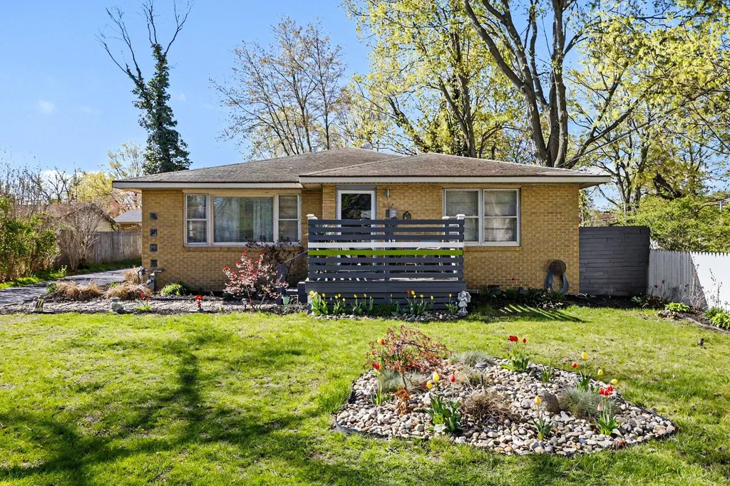342 E Napier Avenue Benton Charter Township MI 49022