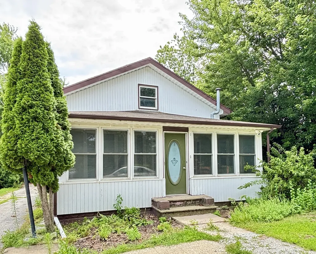 210 E Ash Street Three Oaks Village MI 49128