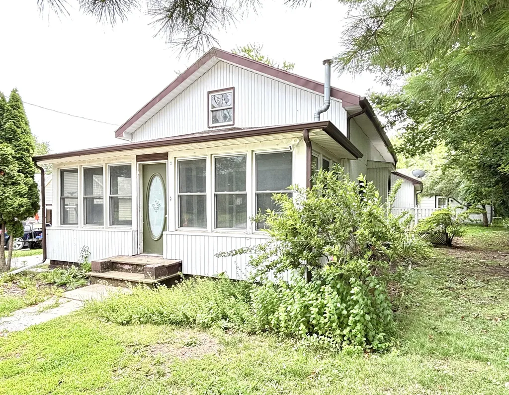 210 E Ash Street Three Oaks Village MI 49128