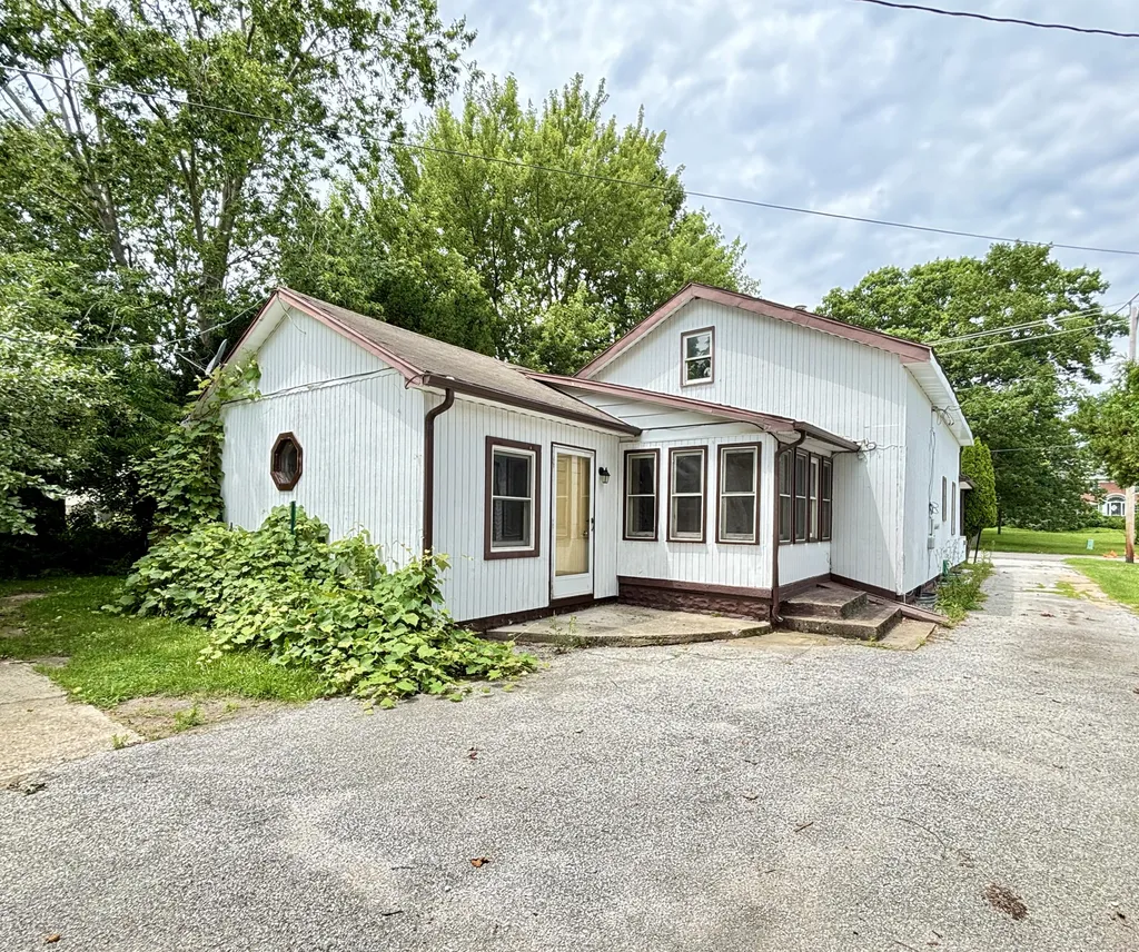 210 E Ash Street Three Oaks Village MI 49128