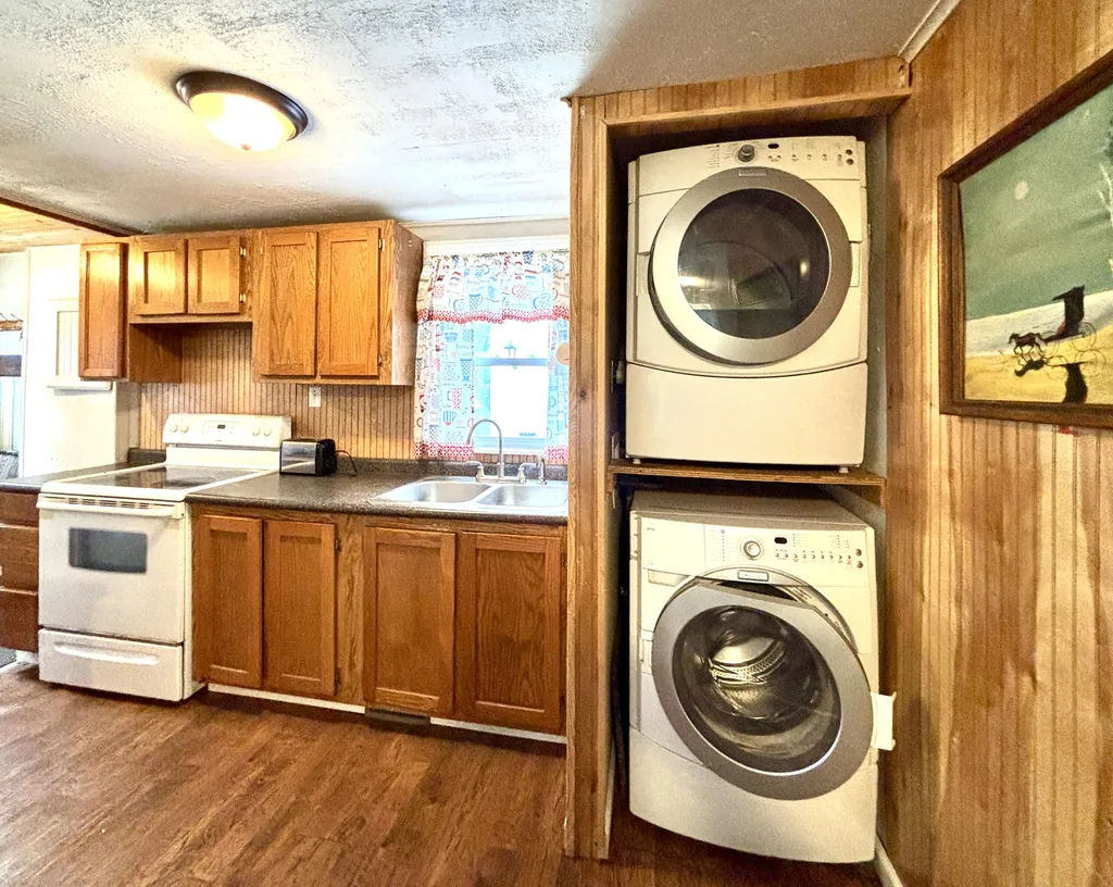 210 E Ash Street Three Oaks Village MI 49128