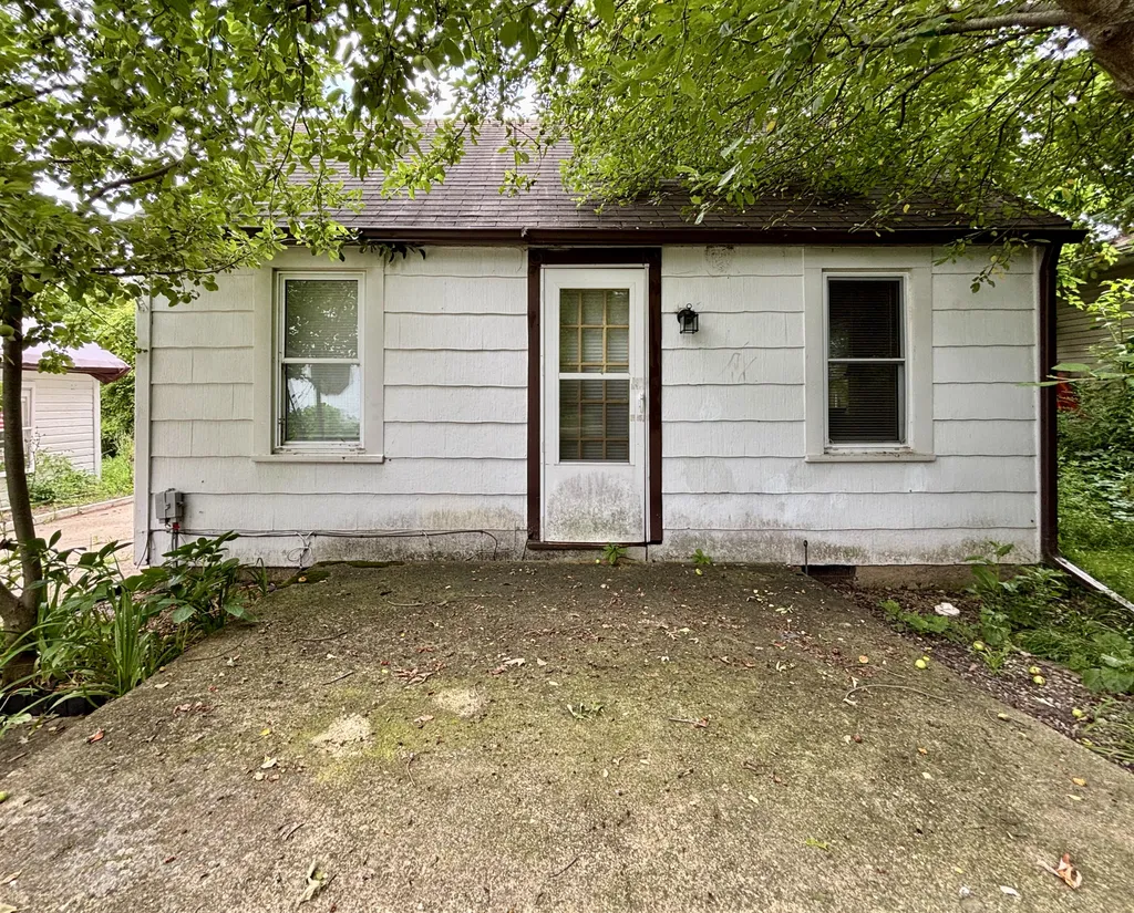 210 E Ash Street Three Oaks Village MI 49128
