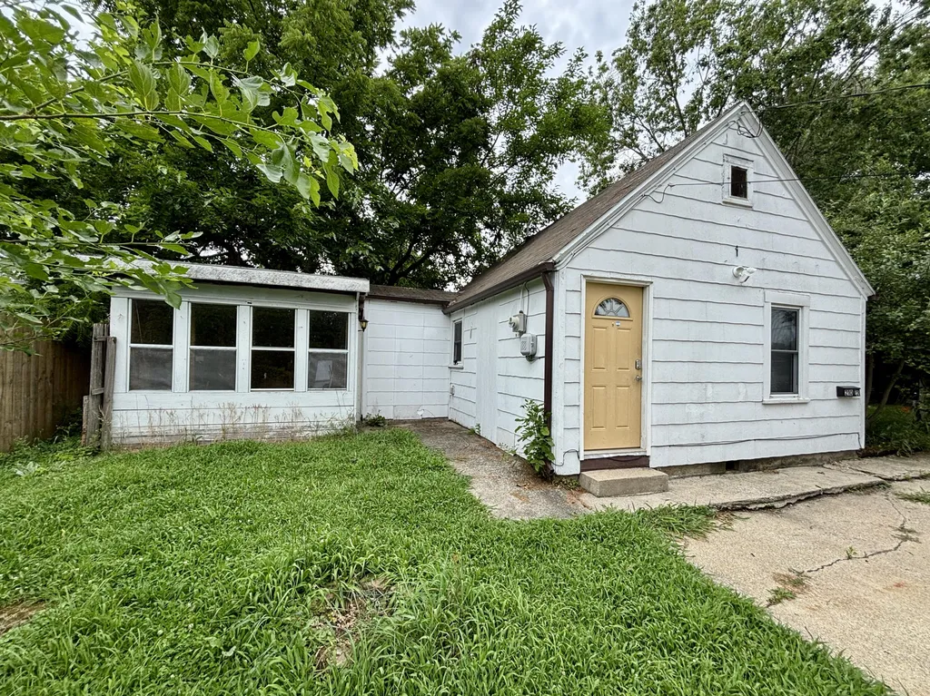 210 E Ash Street Three Oaks Village MI 49128