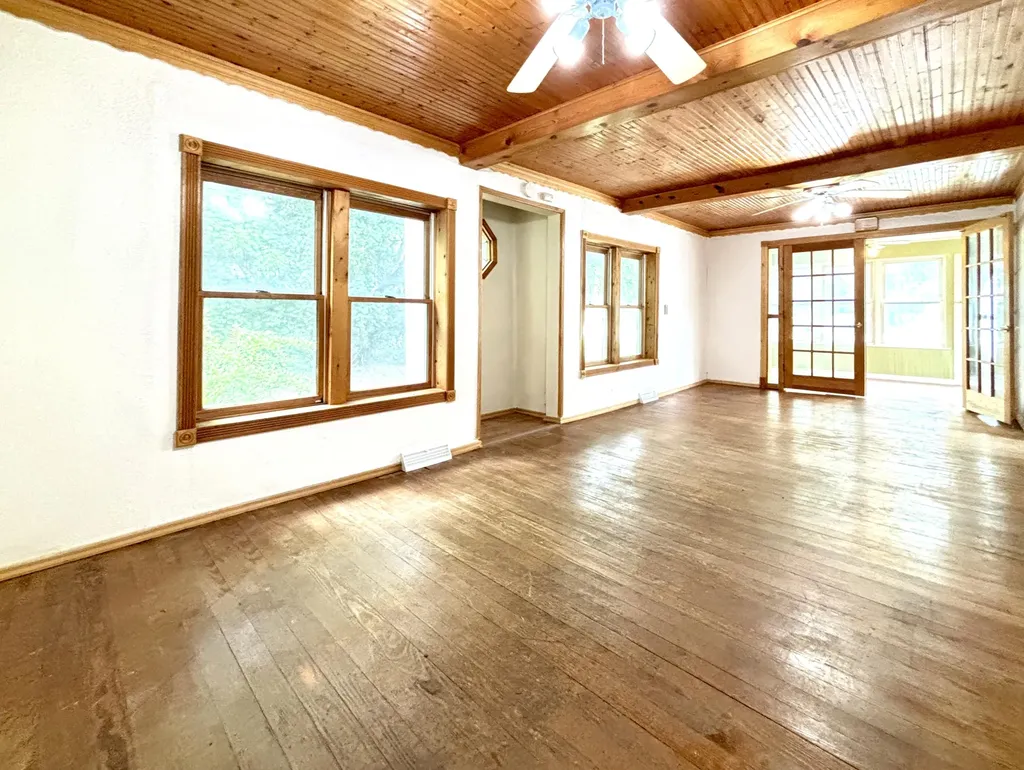 210 E Ash Street Three Oaks Village MI 49128