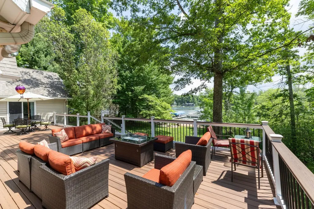 55526 S Thompson Lane Park Township MI 49093