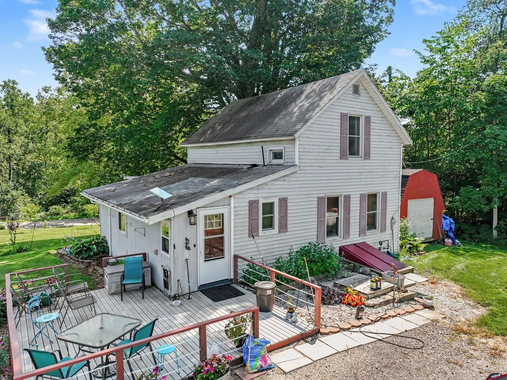 829 E Wagner Road Buchanan Township MI 49107