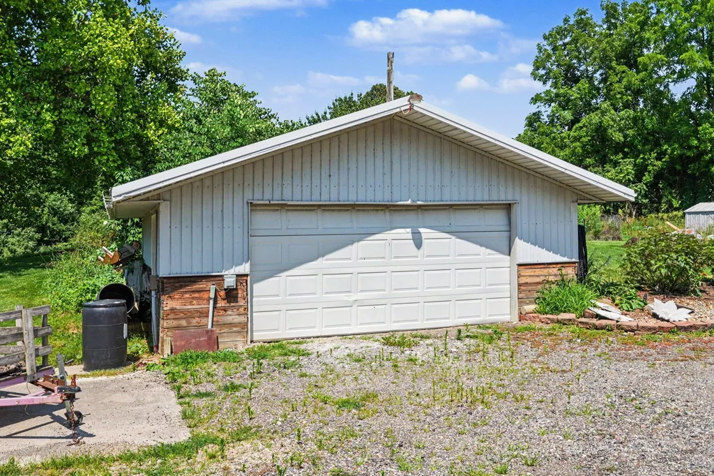 829 E Wagner Road Buchanan Township MI 49107