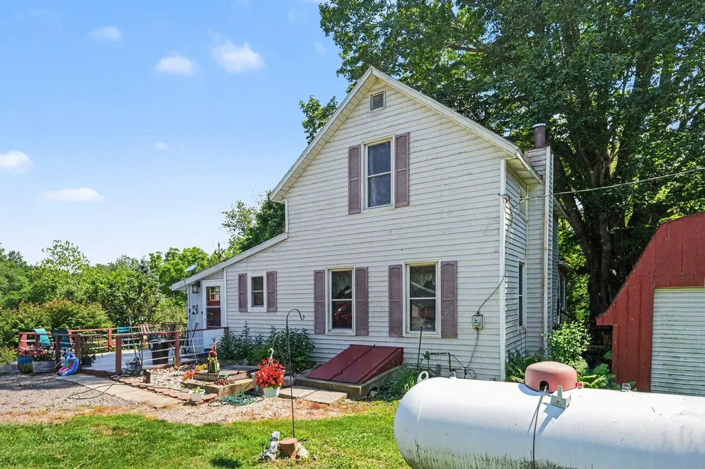 829 E Wagner Road Buchanan Township MI 49107