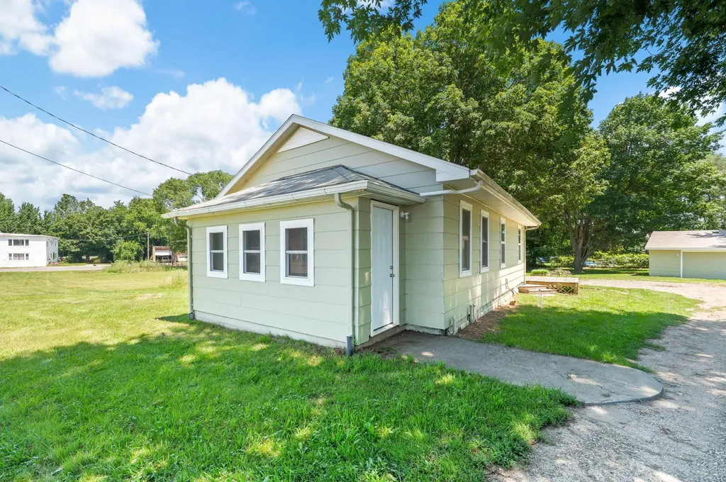 7333 M-139 Oronoko Charter Township MI 49103