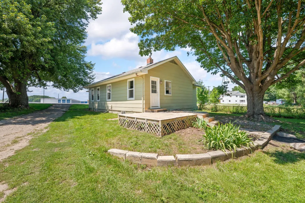 7333 M-139 Oronoko Charter Township MI 49103