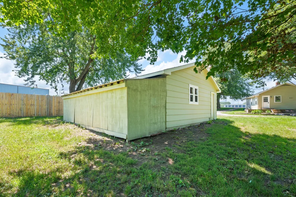 7333 M-139 Oronoko Charter Township MI 49103