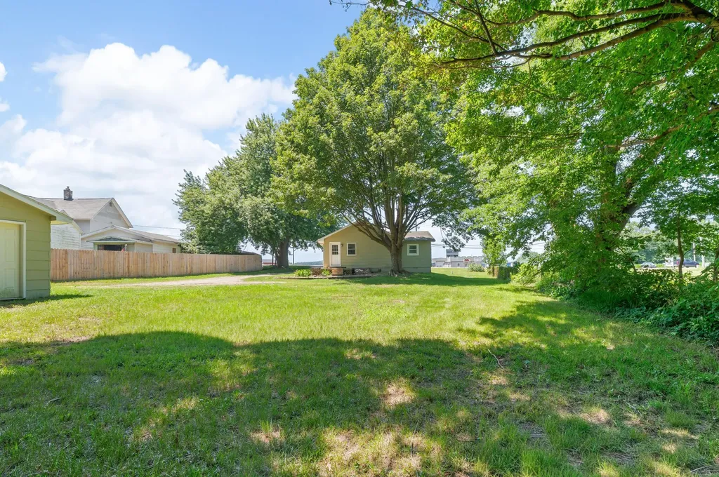 7333 M-139 Oronoko Charter Township MI 49103
