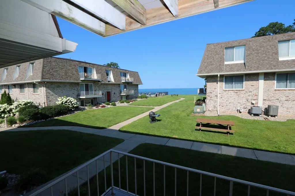 3618 Lakeshore Drive St. Joseph Charter Township MI 49085