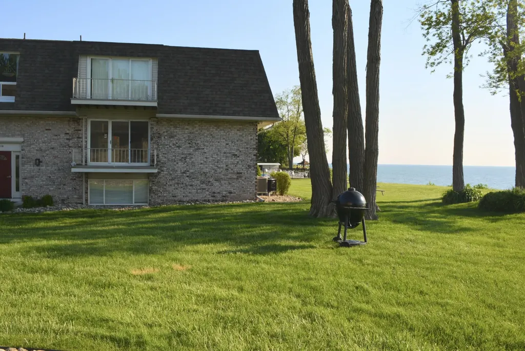 3618 Lakeshore Drive St. Joseph Charter Township MI 49085
