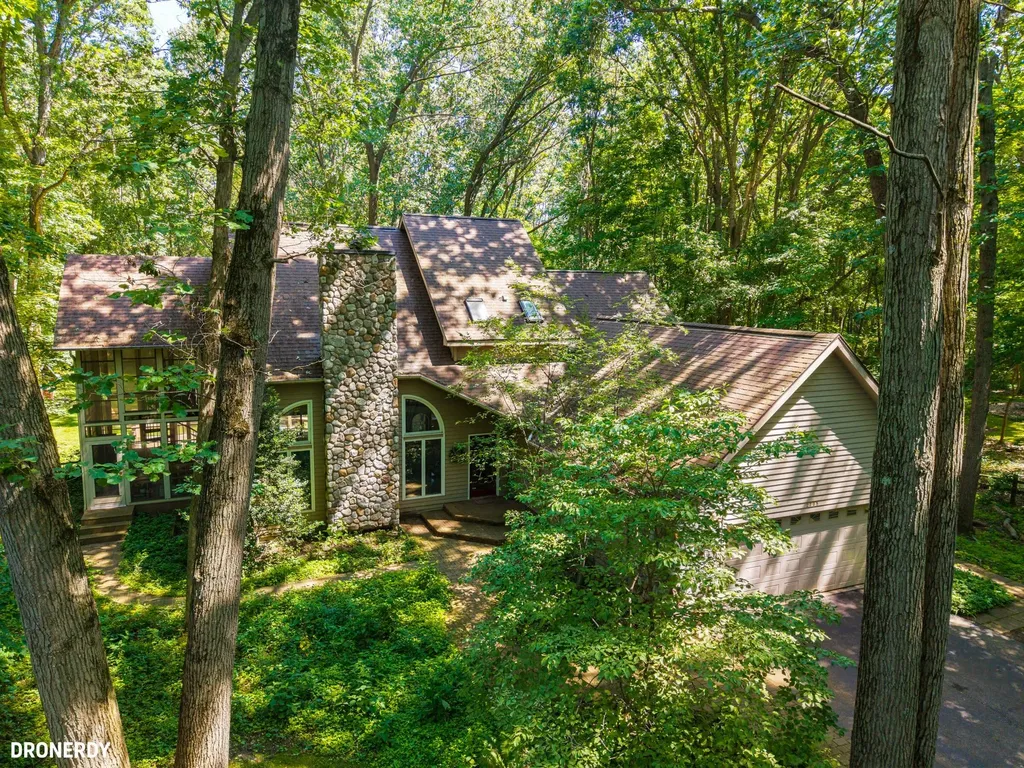2705 W Glenlord Road Lincoln Charter Township MI 49127