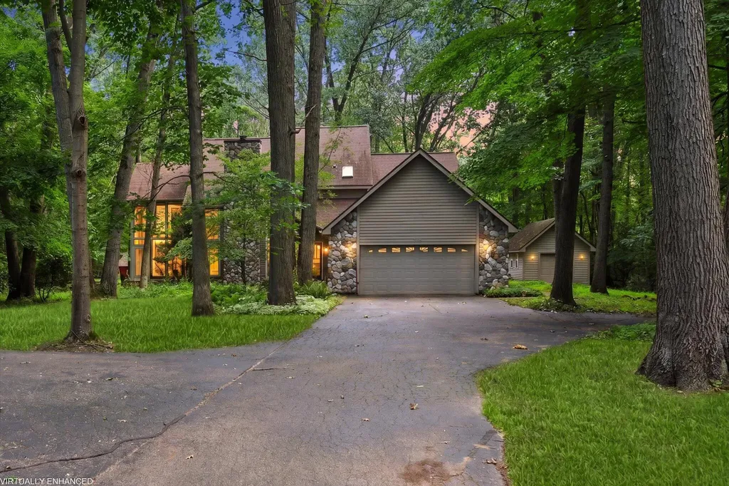 2705 W Glenlord Road Lincoln Charter Township MI 49127