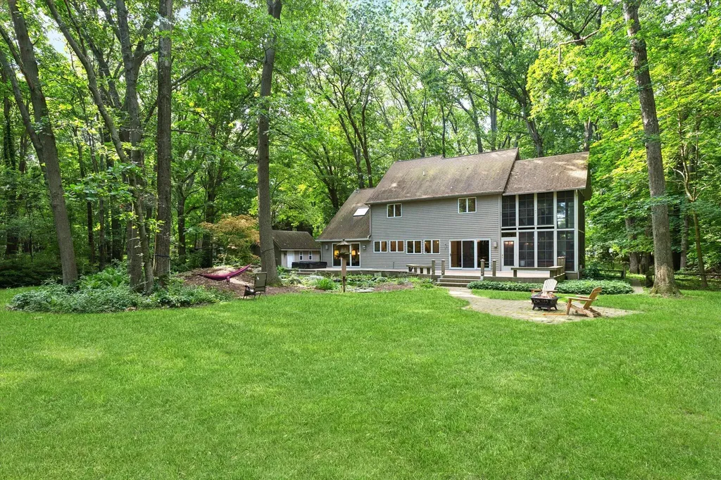 2705 W Glenlord Road Lincoln Charter Township MI 49127