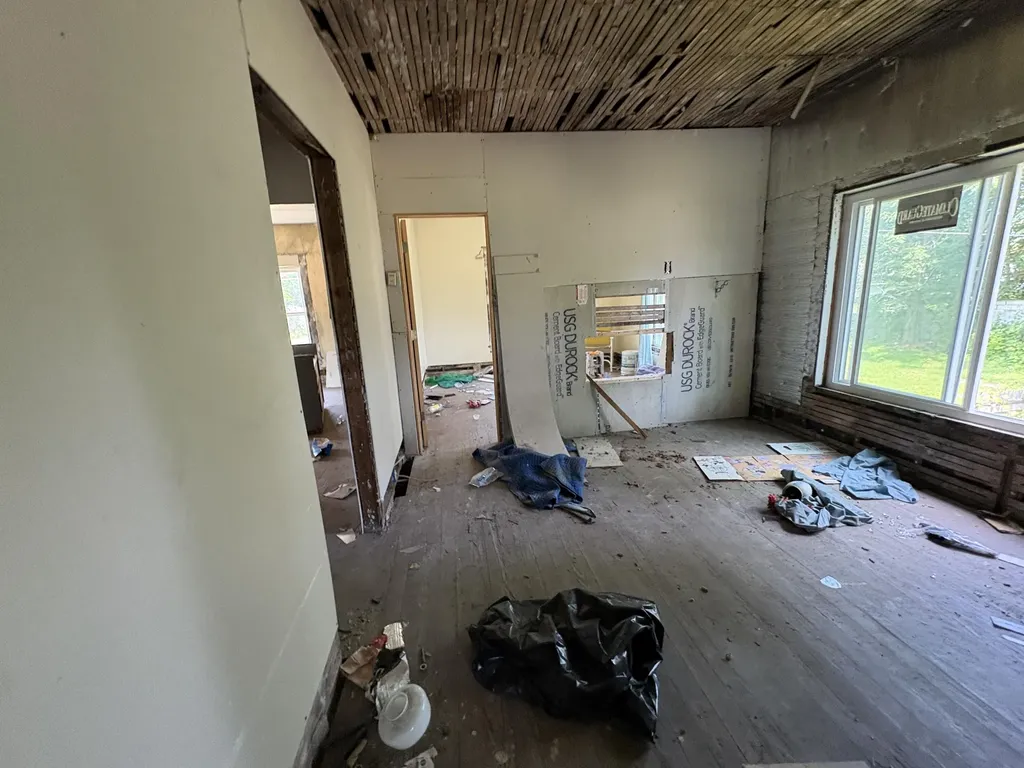 817 Thresher Avenue Benton Harbor City MI 49022
