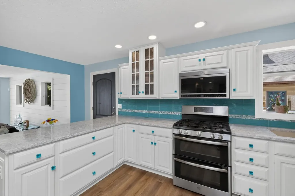 23631 N Shore Drive Ontwa Township MI 49112