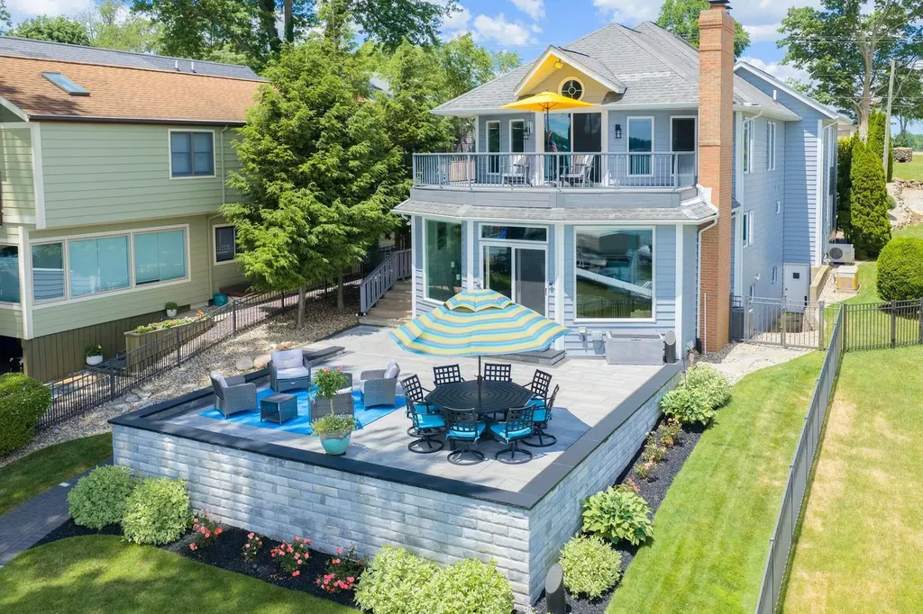 23631 N Shore Drive Ontwa Township MI 49112