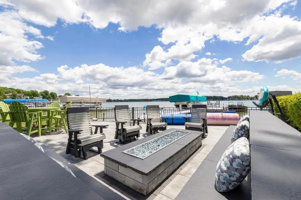 23631 N Shore Drive Ontwa Township MI 49112