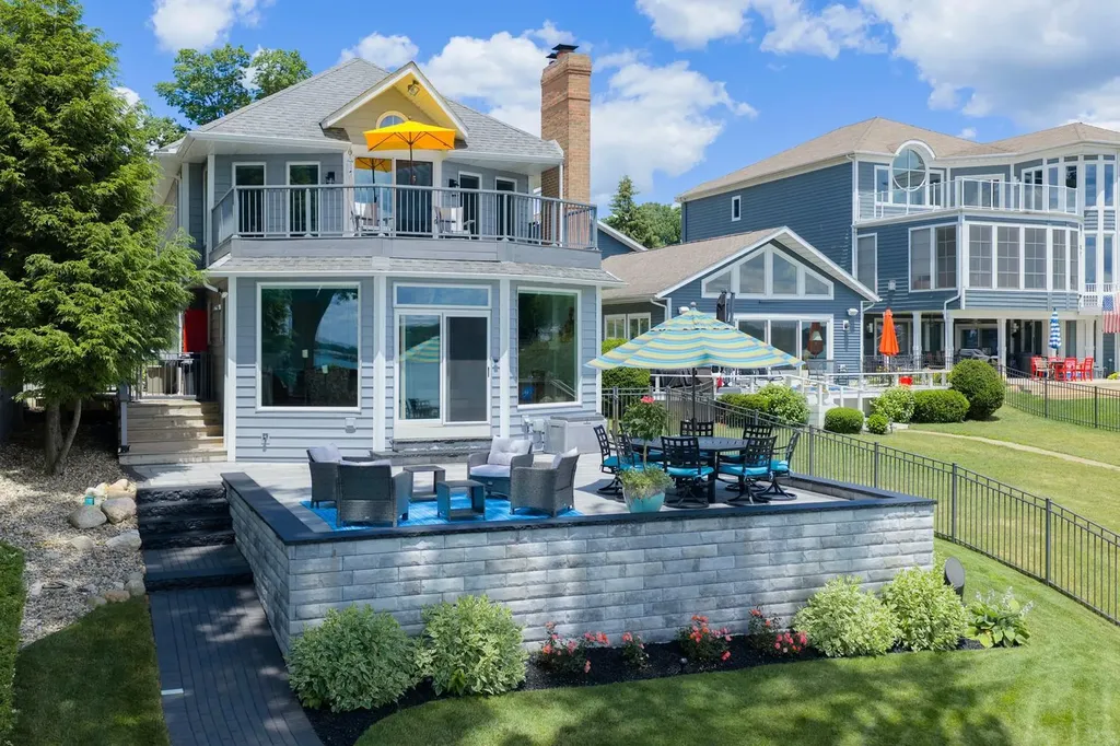 23631 N Shore Drive Ontwa Township MI 49112