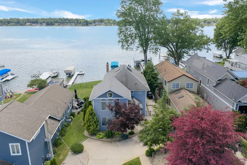 23631 N Shore Drive Ontwa Township MI 49112