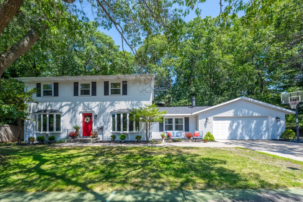2240 Pleasant Hill Drive Norton Shores City MI 49441