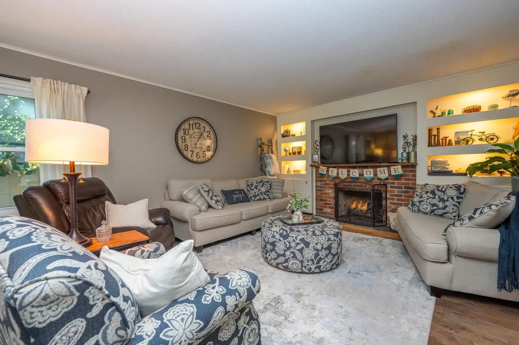 2240 Pleasant Hill Drive Norton Shores City MI 49441