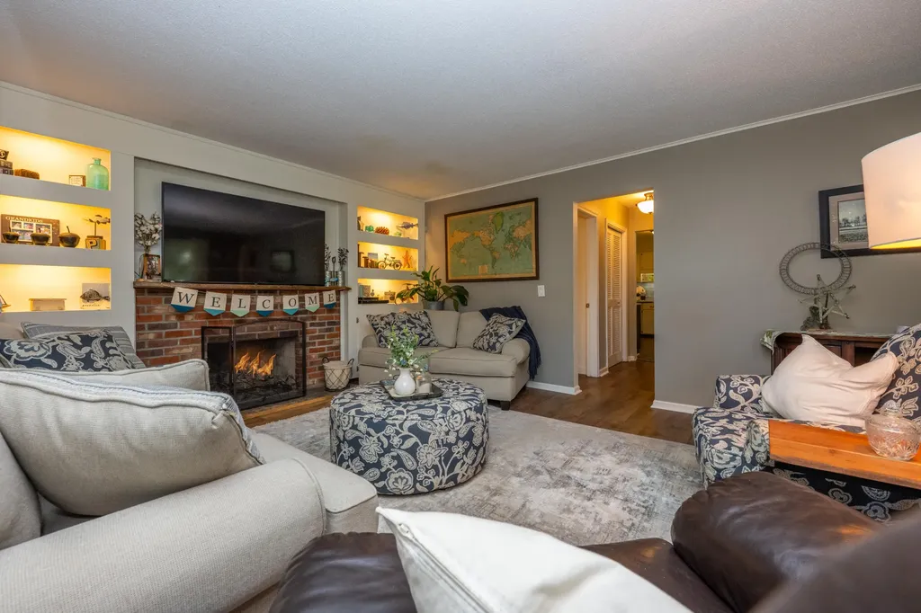 2240 Pleasant Hill Drive Norton Shores City MI 49441