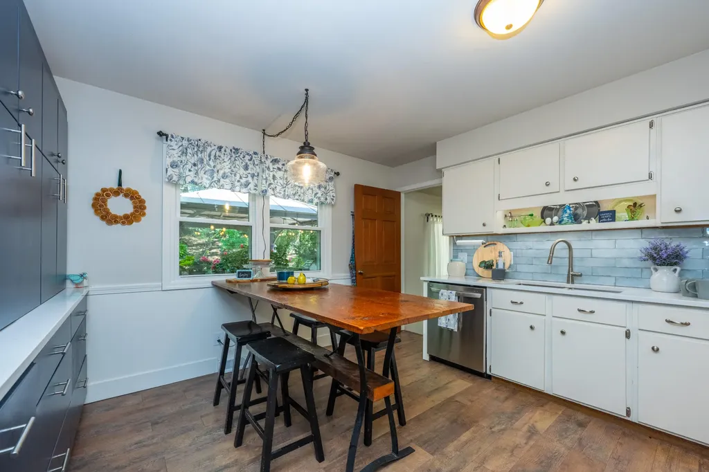 2240 Pleasant Hill Drive Norton Shores City MI 49441