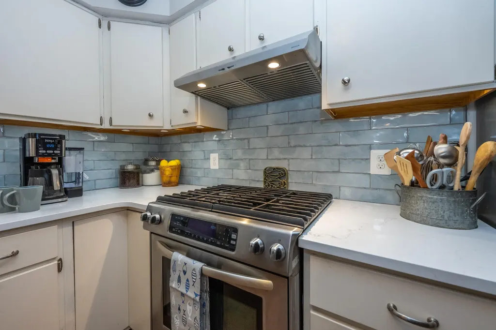 2240 Pleasant Hill Drive Norton Shores City MI 49441